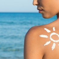 Common Mistakes: Safely Tanning During the Summer
